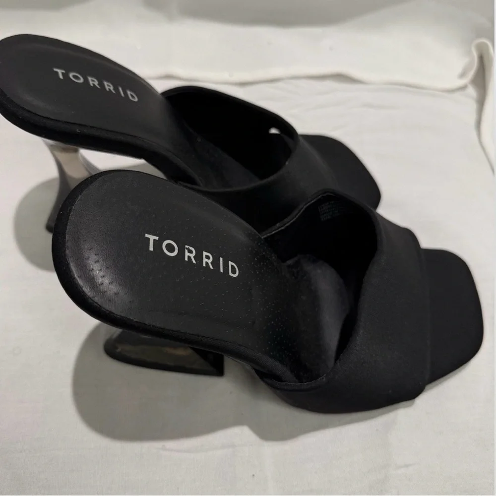 Torrid Black chunky Heeled Mules